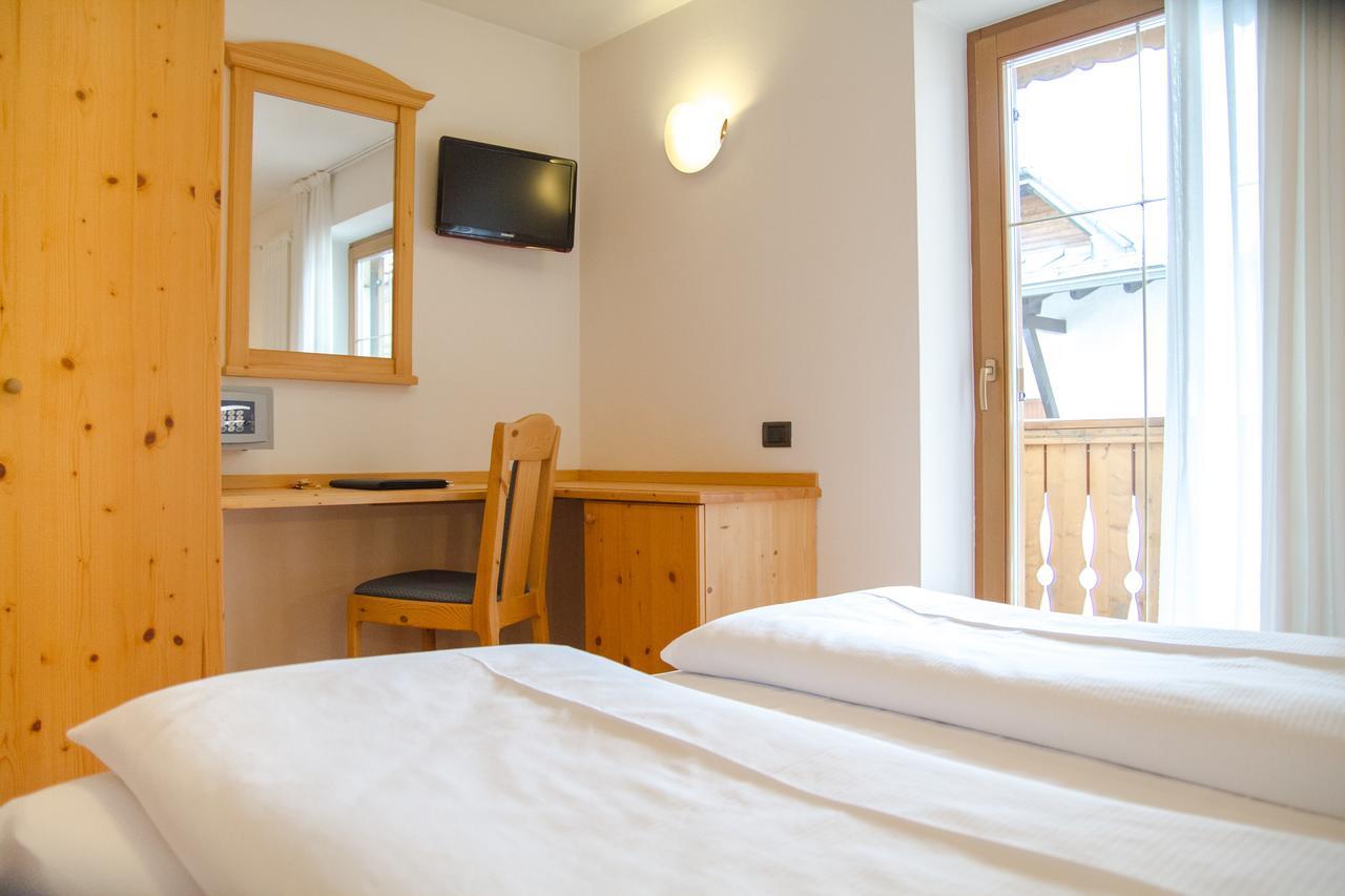 Hotel Genzianella Ziano di Fiemme Екстериор снимка
