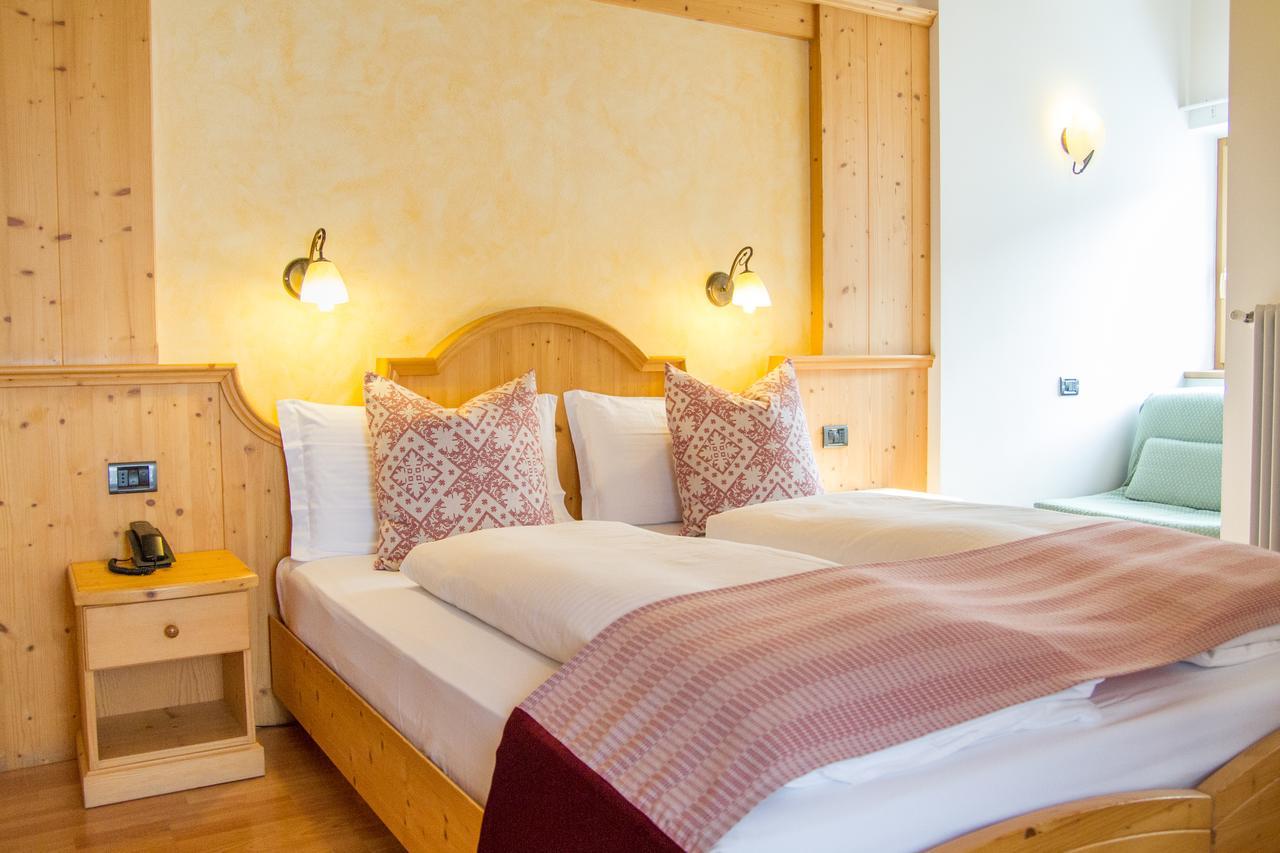 Hotel Genzianella Ziano di Fiemme Екстериор снимка