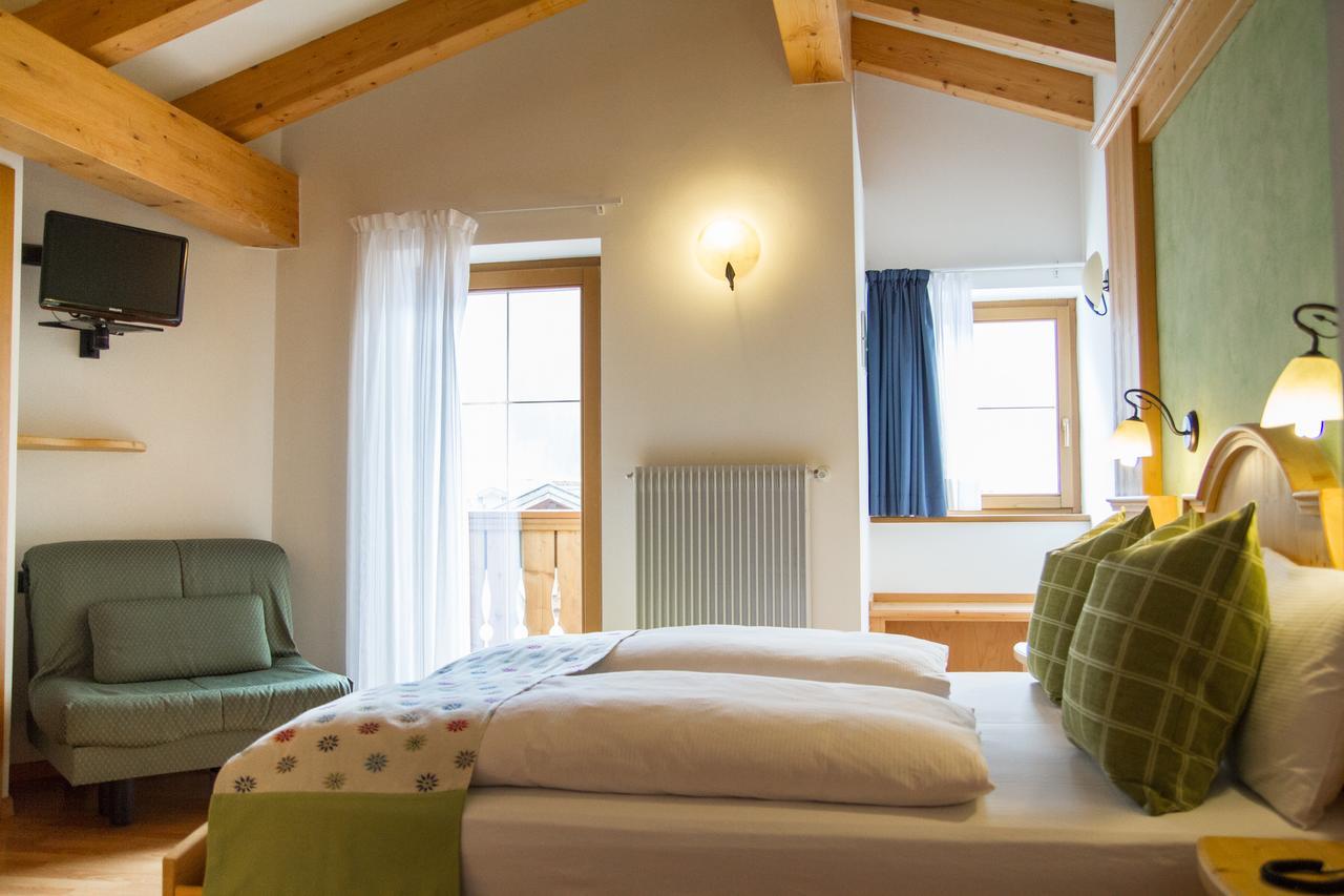 Hotel Genzianella Ziano di Fiemme Екстериор снимка