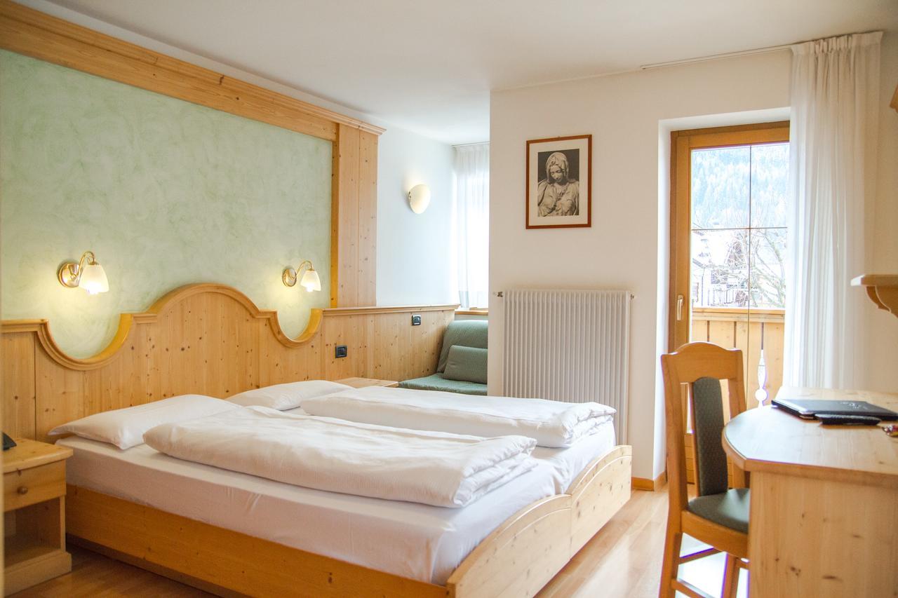Hotel Genzianella Ziano di Fiemme Екстериор снимка