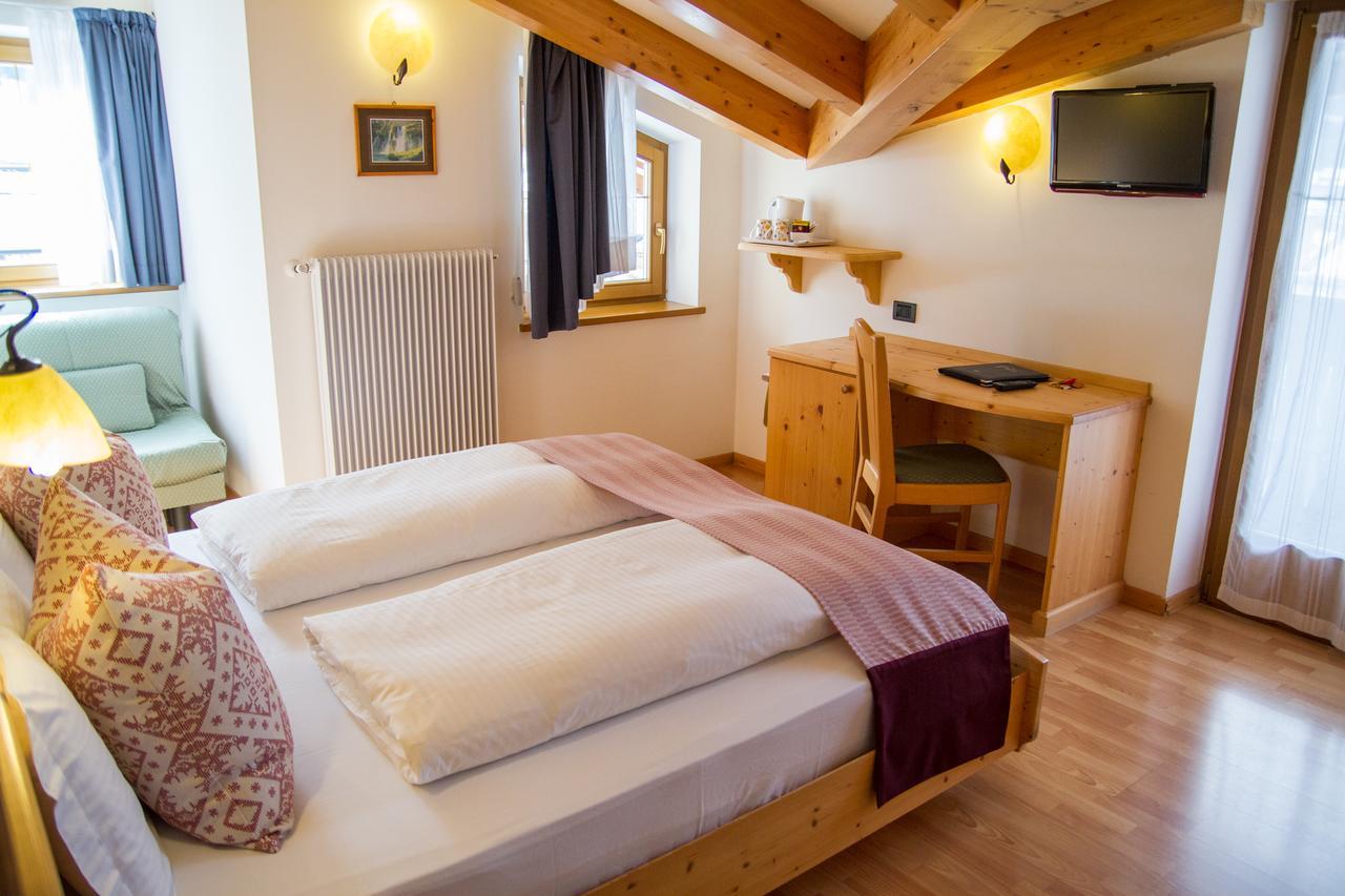 Hotel Genzianella Ziano di Fiemme Екстериор снимка