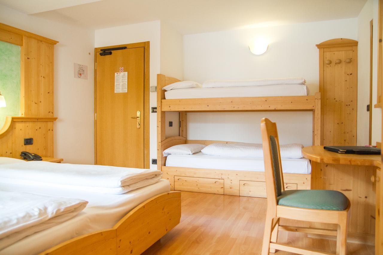 Hotel Genzianella Ziano di Fiemme Екстериор снимка