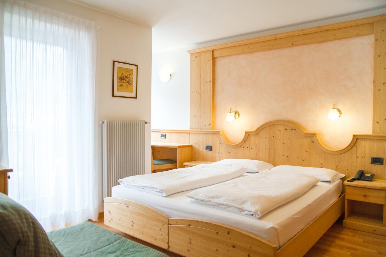 Hotel Genzianella Ziano di Fiemme Екстериор снимка