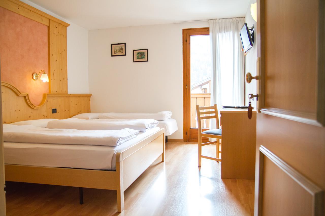 Hotel Genzianella Ziano di Fiemme Екстериор снимка