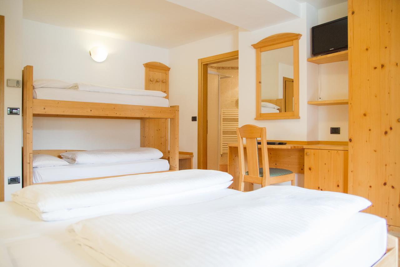 Hotel Genzianella Ziano di Fiemme Екстериор снимка